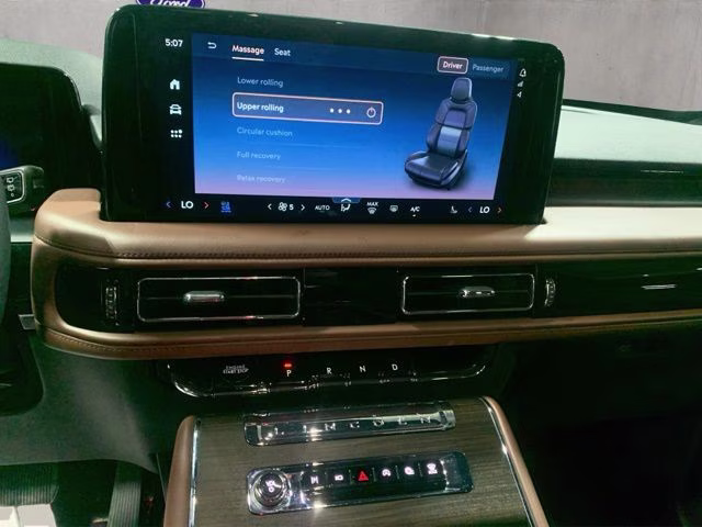 2025 Infinite Black Metallic Clearcoat Lincoln Aviator Reserve AWD SUV