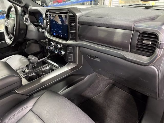 2025 Agate Black Metallic Ford F-150 Lariat 4X4 Truck