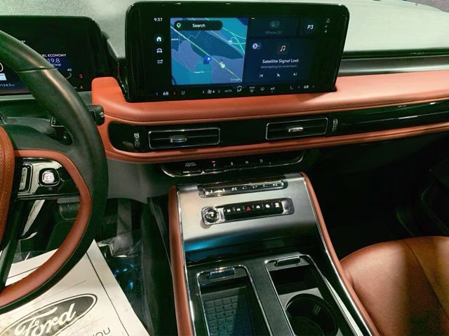 2025 Ceramic Pearl Metallic Tri-Coat Lincoln Aviator Reserve AWD SUV
