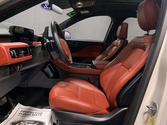 2025 Ceramic Pearl Metallic Tri-Coat Lincoln Aviator Reserve AWD SUV