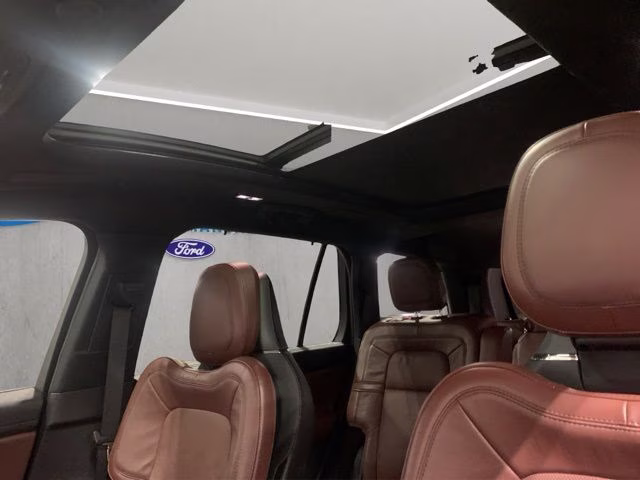 2025 Infinite Black Metallic Clearcoat Lincoln Aviator Reserve AWD SUV
