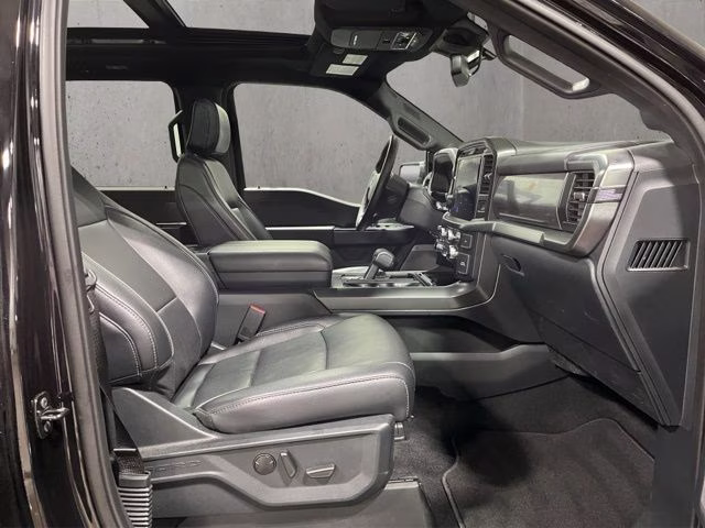 2025 Agate Black Metallic Ford F-150 Lariat 4X4 Truck