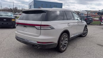 2025 White Lincoln Aviator Reserve AWD SUV