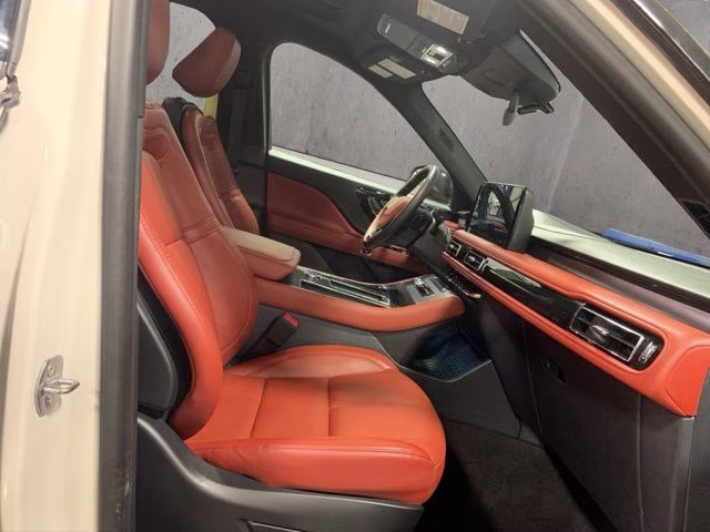 2025 Ceramic Pearl Metallic Tri-Coat Lincoln Aviator Reserve AWD SUV