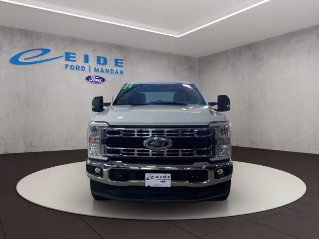2024 Oxford White Ford Super Duty F-250 SRW XLT 4X4 Truck