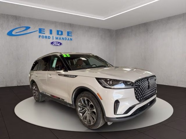 2025 Ceramic Pearl Metallic Tri-Coat Lincoln Aviator Reserve AWD SUV