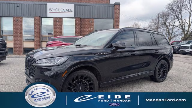 2025 Lincoln Aviator Reserve AWD's photo