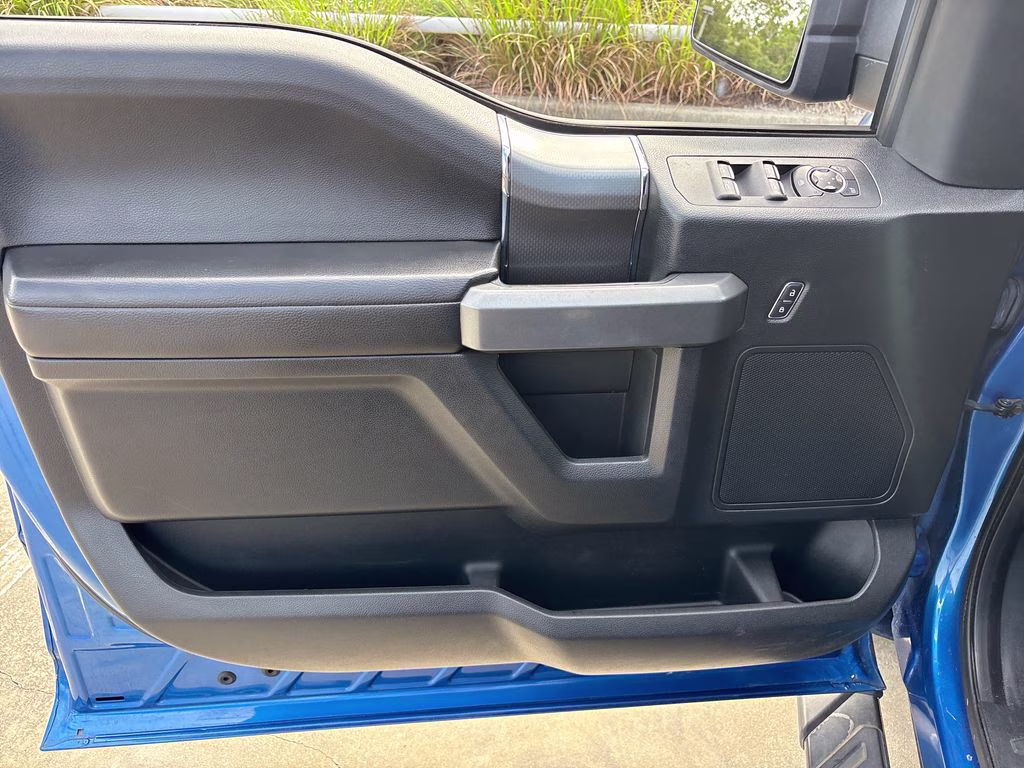 2016 Blue Flame Metallic Ford F-150 XLT 4X4 Truck