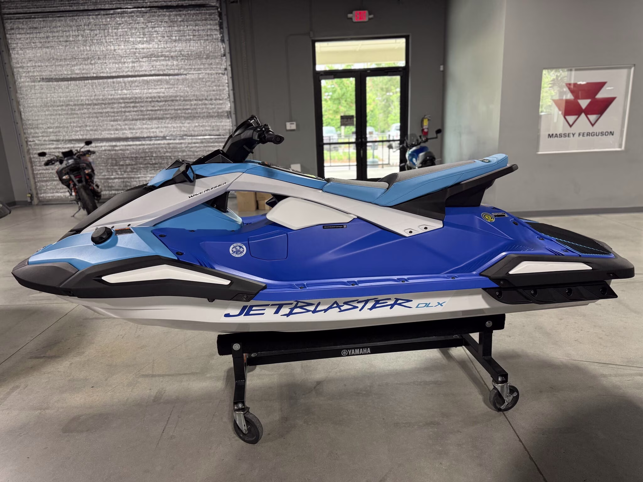 2026 Yamaha JetBlaster DLX 3-Up Boat