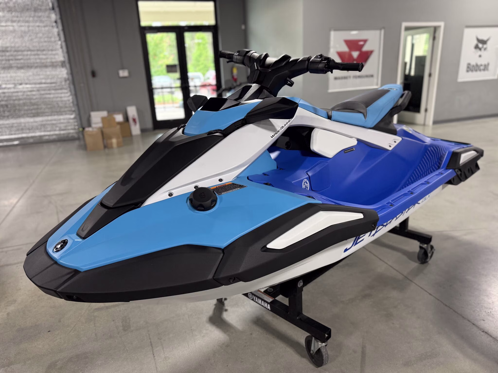 2026 Yamaha JetBlaster DLX 3-Up Boat