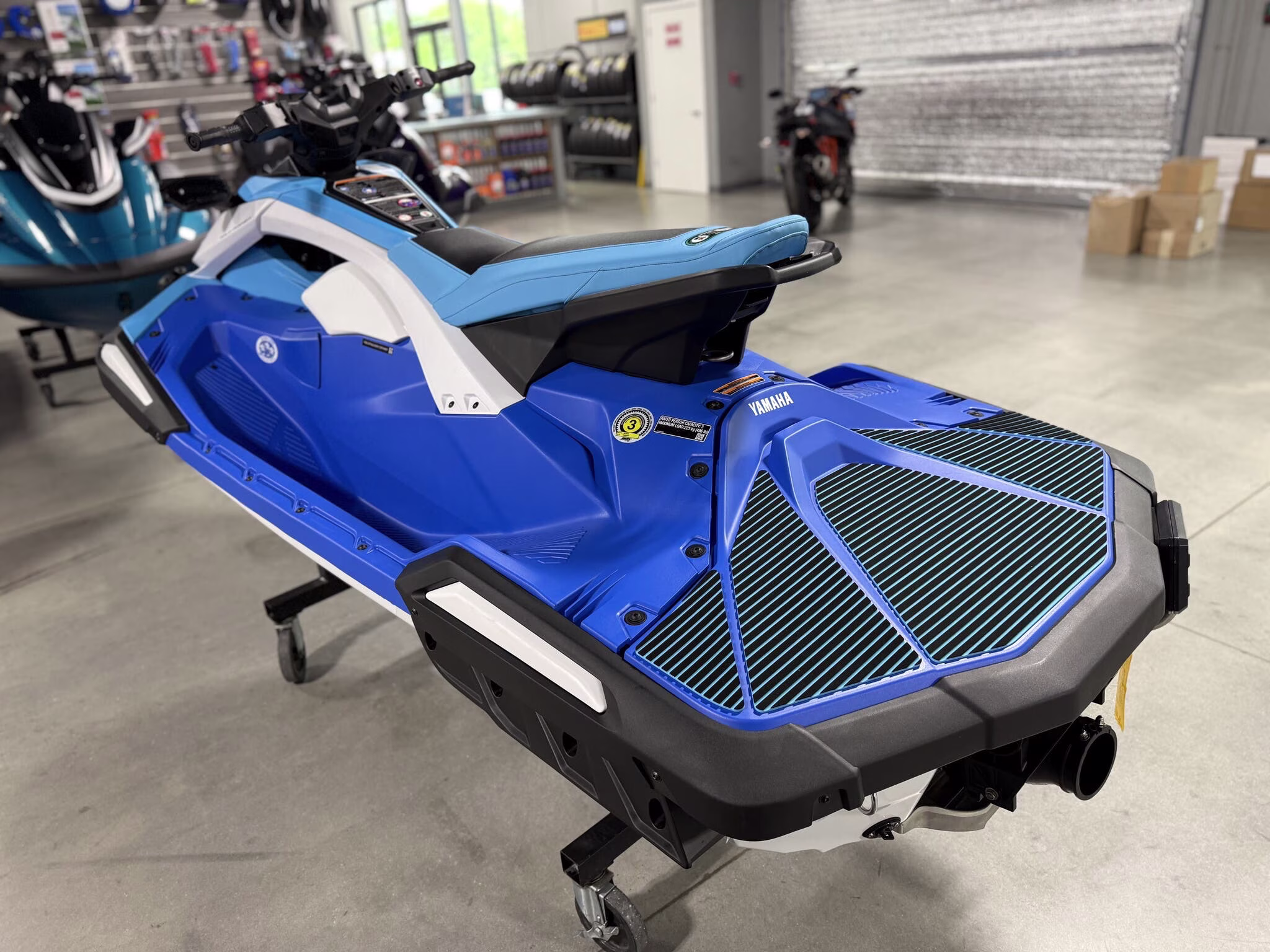 2026 Yamaha JetBlaster DLX 3-Up Boat