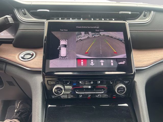 2024 Silver Zynith Jeep Grand Cherokee Summit 4X4 SUV