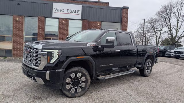 2024 GMC Sierra Denali 4WD Crew Cab Standard Box SRW's photo