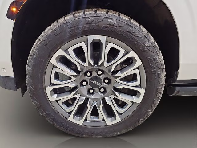 2023 White Frost Tricoat GMC Yukon XL Denali Ultimate 4X4 SUV