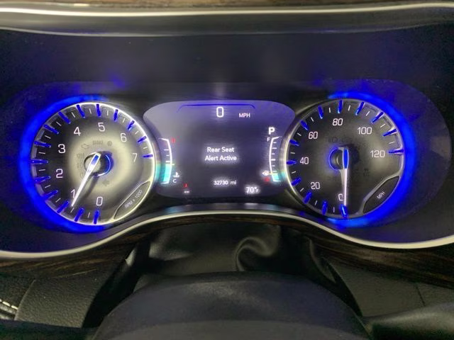 2024 Silver Mist Clearcoat Chrysler Pacifica Limited FWD Van