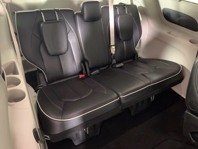 2024 Silver Mist Clearcoat Chrysler Pacifica Limited FWD Van