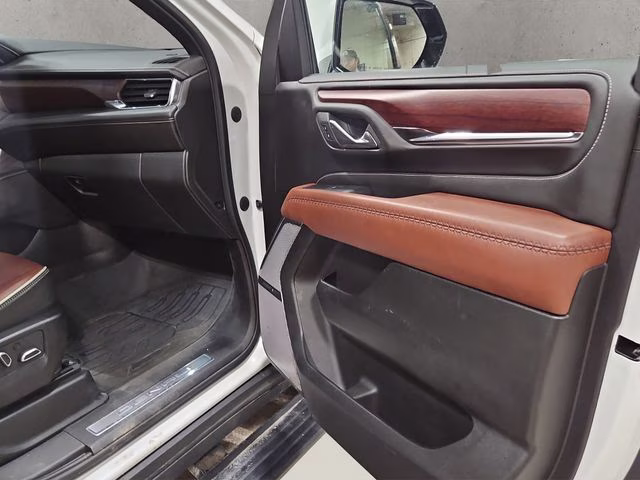 2023 White Frost Tricoat GMC Yukon XL Denali Ultimate 4X4 SUV