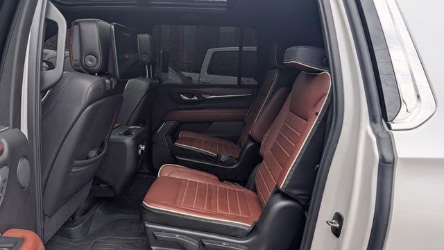 2023 White Frost Tricoat GMC Yukon XL Denali Ultimate 4X4 SUV