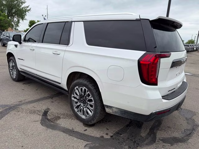 2023 White Frost Tricoat GMC Yukon XL Denali Ultimate 4X4 SUV
