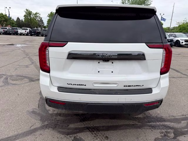 2023 White Frost Tricoat GMC Yukon XL Denali Ultimate 4X4 SUV