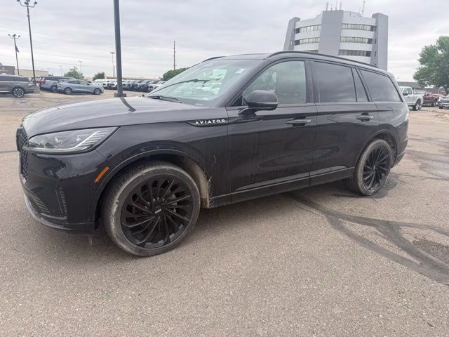 2025 Infinite Black Metallic Clearcoat Lincoln Aviator Reserve AWD SUV