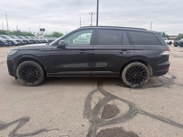 2025 Infinite Black Metallic Clearcoat Lincoln Aviator Reserve AWD SUV