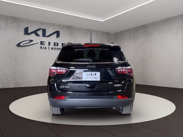 2019 Diamond Black Crystal Pearlcoat Jeep Compass Latitude 4X4 SUV