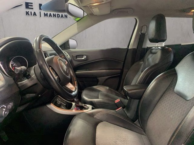2019 Diamond Black Crystal Pearlcoat Jeep Compass Latitude 4X4 SUV
