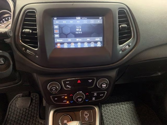2019 Diamond Black Crystal Pearlcoat Jeep Compass Latitude 4X4 SUV