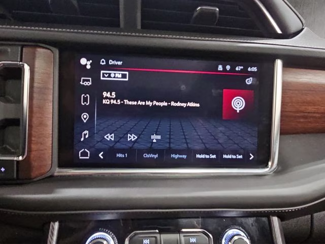 2023 White Frost Tricoat GMC Yukon XL Denali Ultimate 4X4 SUV