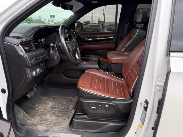 2023 White Frost Tricoat GMC Yukon XL Denali Ultimate 4X4 SUV