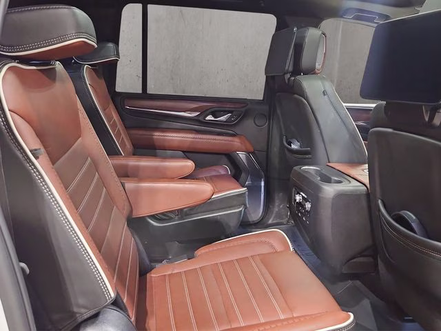 2023 White Frost Tricoat GMC Yukon XL Denali Ultimate 4X4 SUV