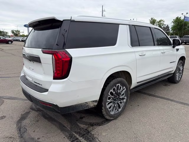 2023 White Frost Tricoat GMC Yukon XL Denali Ultimate 4X4 SUV
