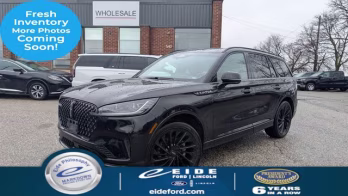 2025 Infinite Black Metallic Clearcoat Lincoln Aviator Reserve AWD SUV