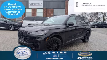 2025 Infinite Black Metallic Clearcoat Lincoln Aviator Reserve AWD SUV