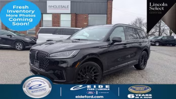 2025 Infinite Black Metallic Clearcoat Lincoln Aviator Reserve AWD SUV