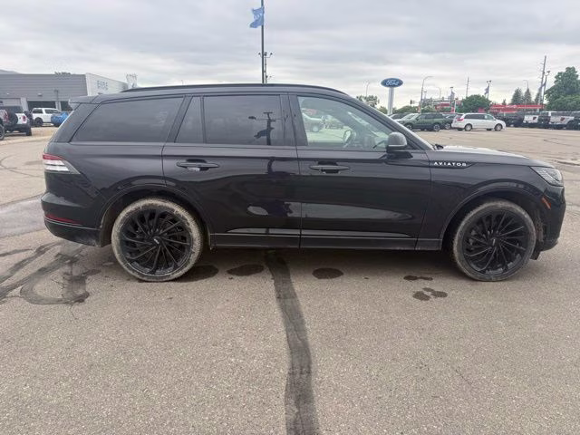 2025 Infinite Black Metallic Clearcoat Lincoln Aviator Reserve AWD SUV