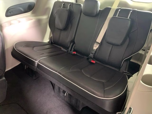 2024 Silver Mist Clearcoat Chrysler Pacifica Limited FWD Van