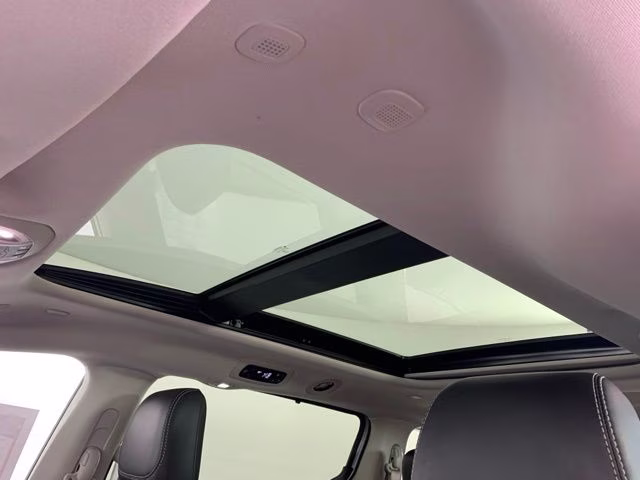 2024 Silver Mist Clearcoat Chrysler Pacifica Limited FWD Van