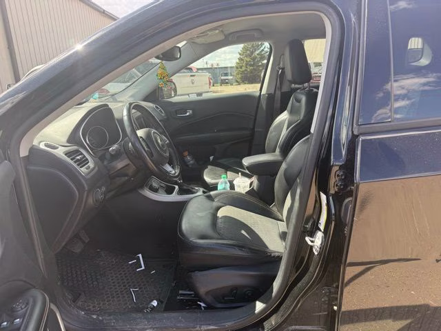 2019 Diamond Black Crystal Pearlcoat Jeep Compass Latitude 4X4 SUV
