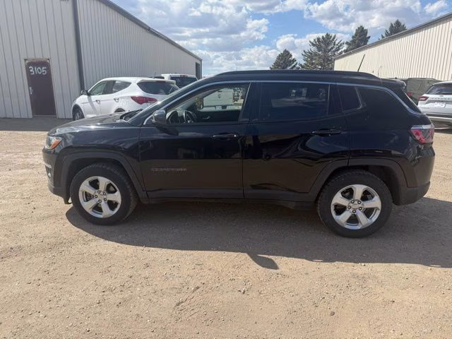 2019 Diamond Black Crystal Pearlcoat Jeep Compass Latitude 4X4 SUV