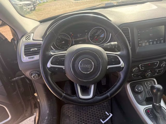 2019 Diamond Black Crystal Pearlcoat Jeep Compass Latitude 4X4 SUV