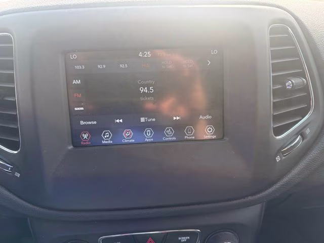 2019 Diamond Black Crystal Pearlcoat Jeep Compass Latitude 4X4 SUV