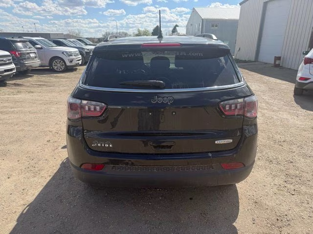2019 Diamond Black Crystal Pearlcoat Jeep Compass Latitude 4X4 SUV