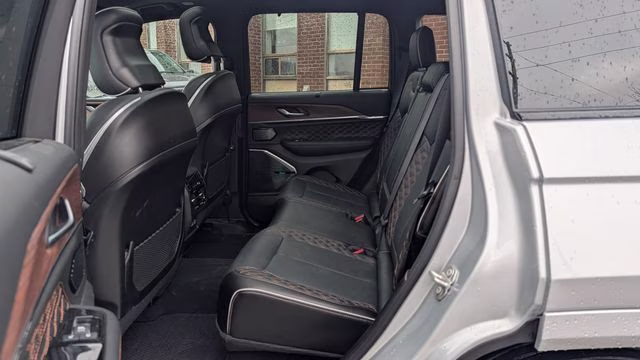 2024 Silver Zynith Jeep Grand Cherokee Summit 4X4 SUV