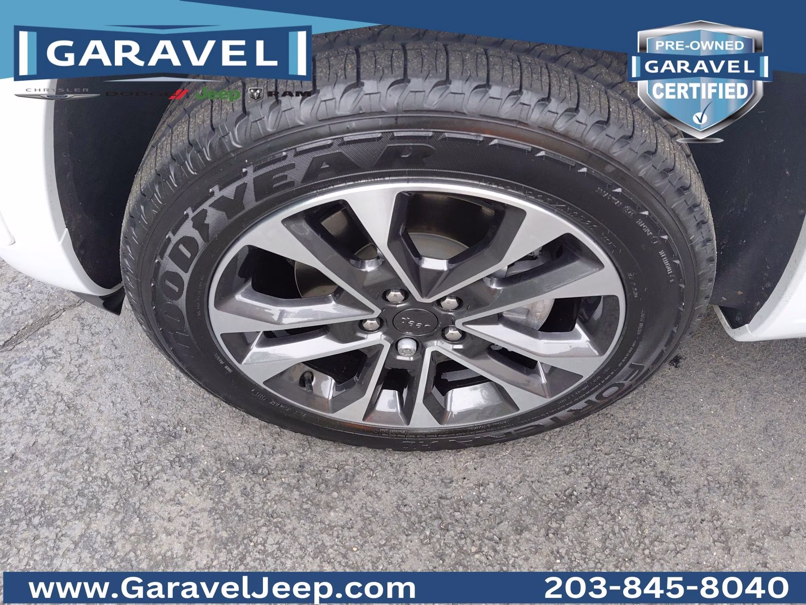 2023 Bright White Clearcoat Jeep Grand Cherokee L Overland 4X4 SUV