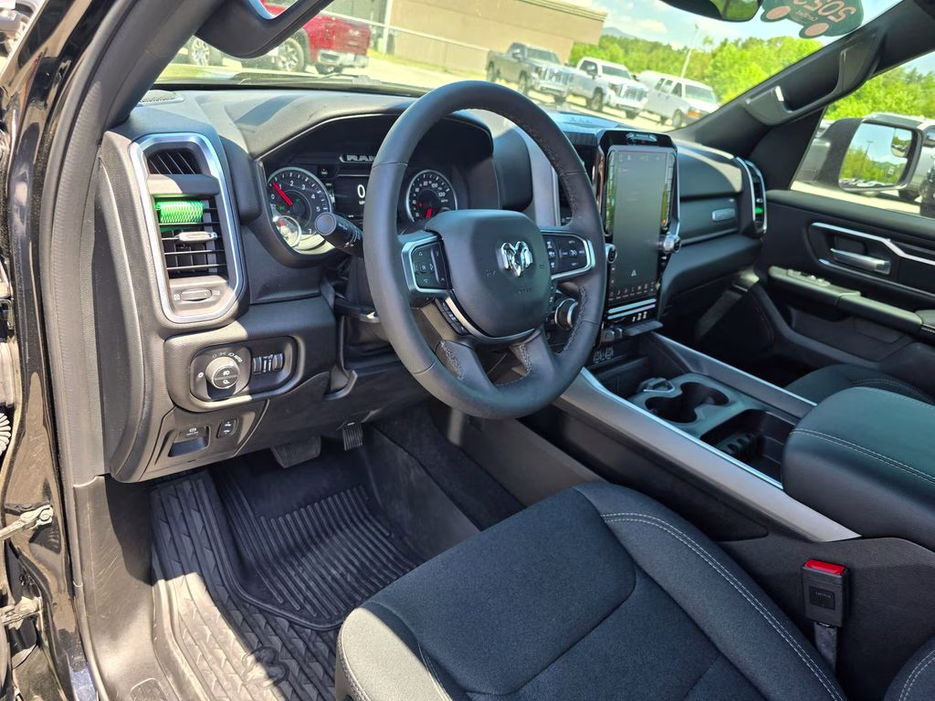 2025 Diamond Black Crystal Pearlcoat Ram 1500 Big Horn/Lone Star 4X4 Truck