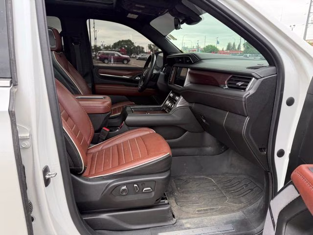 2023 White Frost Tricoat GMC Yukon XL Denali Ultimate 4X4 SUV