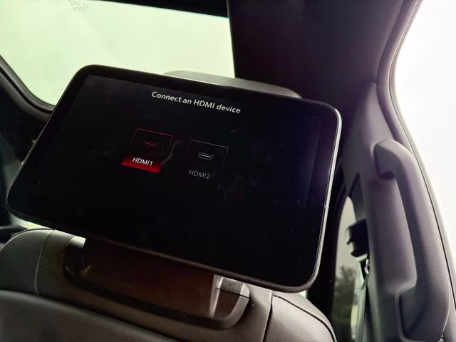 2023 White Frost Tricoat GMC Yukon XL Denali Ultimate 4X4 SUV