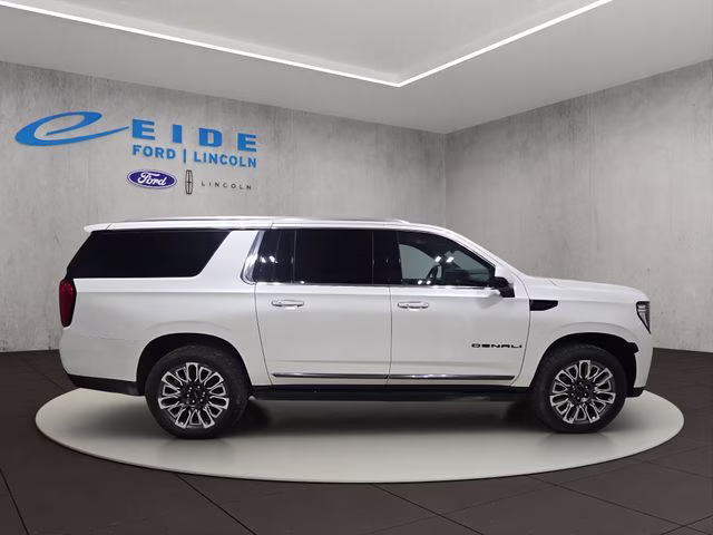 2023 White Frost Tricoat GMC Yukon XL Denali Ultimate 4X4 SUV
